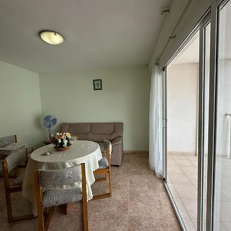 Primera Linea, Edificio Brisa Apartment *